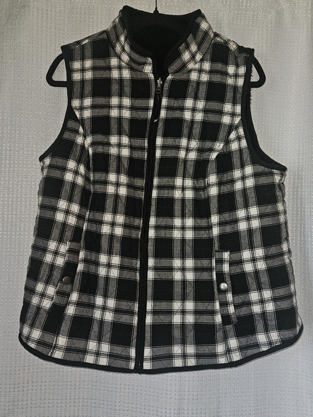 Croft and Barrow Vest Black And White Size Large